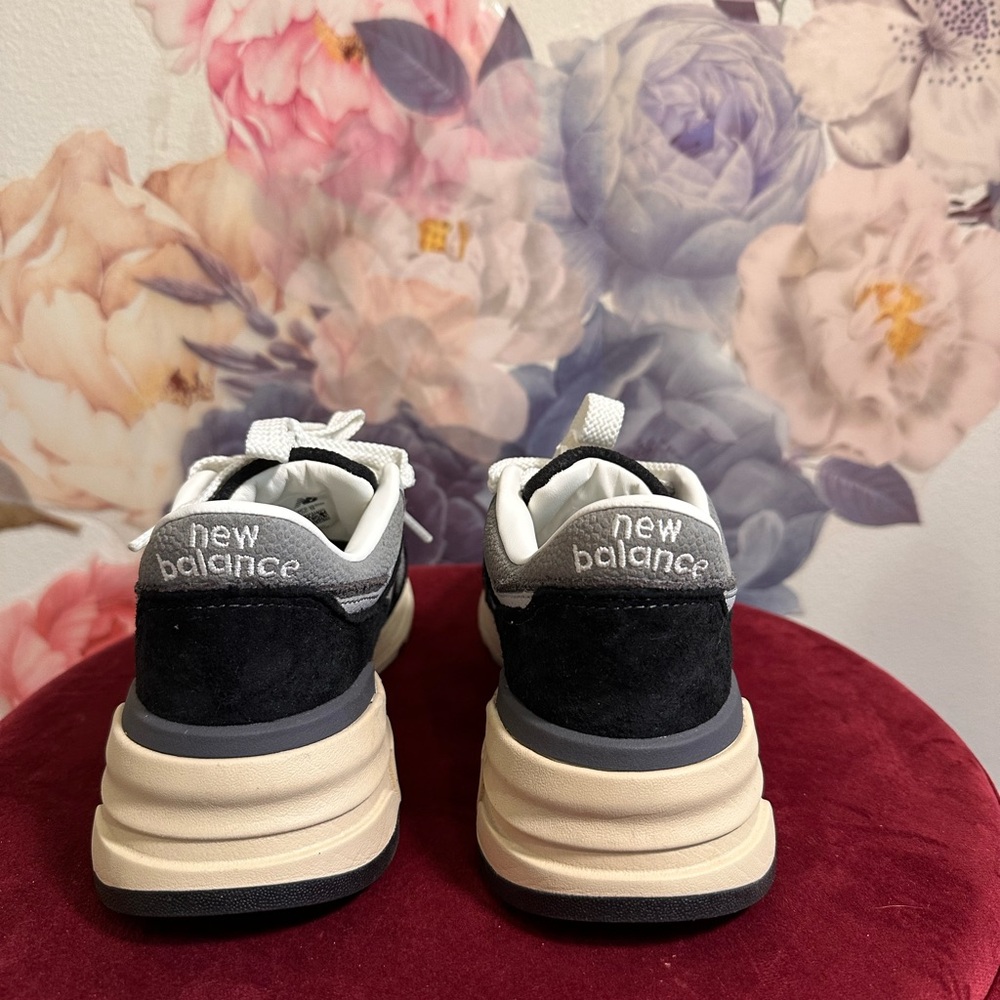 New Balance 997R in Black & Shadow Grey sneakers shoes - Picture 7 of 10
